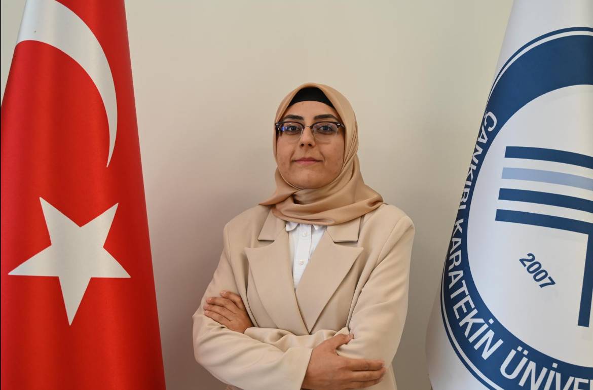 Öznur Şifa Akçam